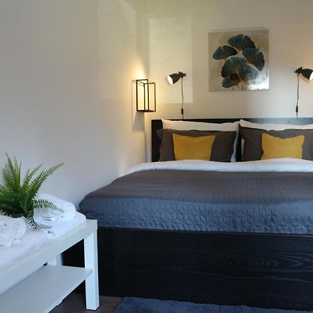Luca, Digital Nomad Getaway Studio Apartment ザグレブ エクステリア 写真