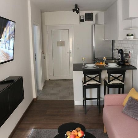 Luca, Digital Nomad Getaway Studio Apartment ザグレブ エクステリア 写真