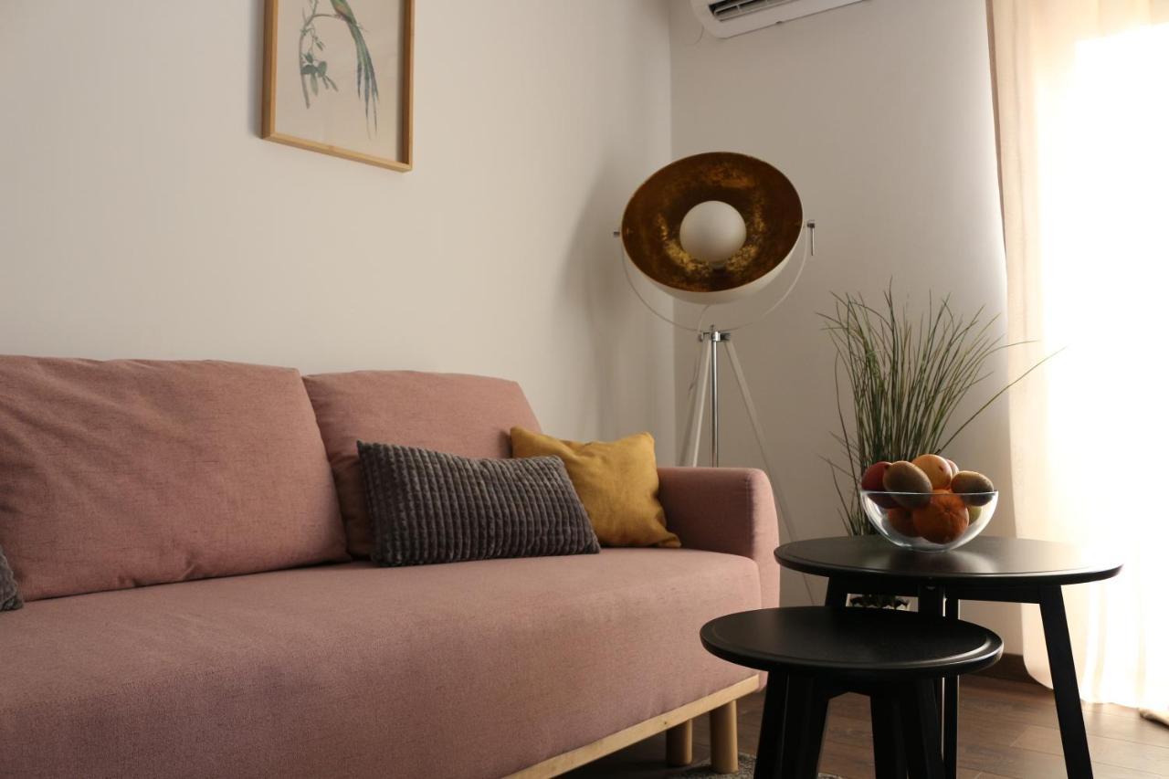 Luca, Digital Nomad Getaway Studio Apartment ザグレブ エクステリア 写真